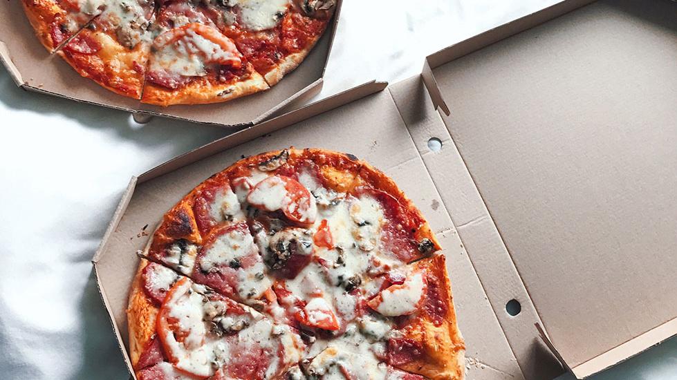 Pizza im Karton