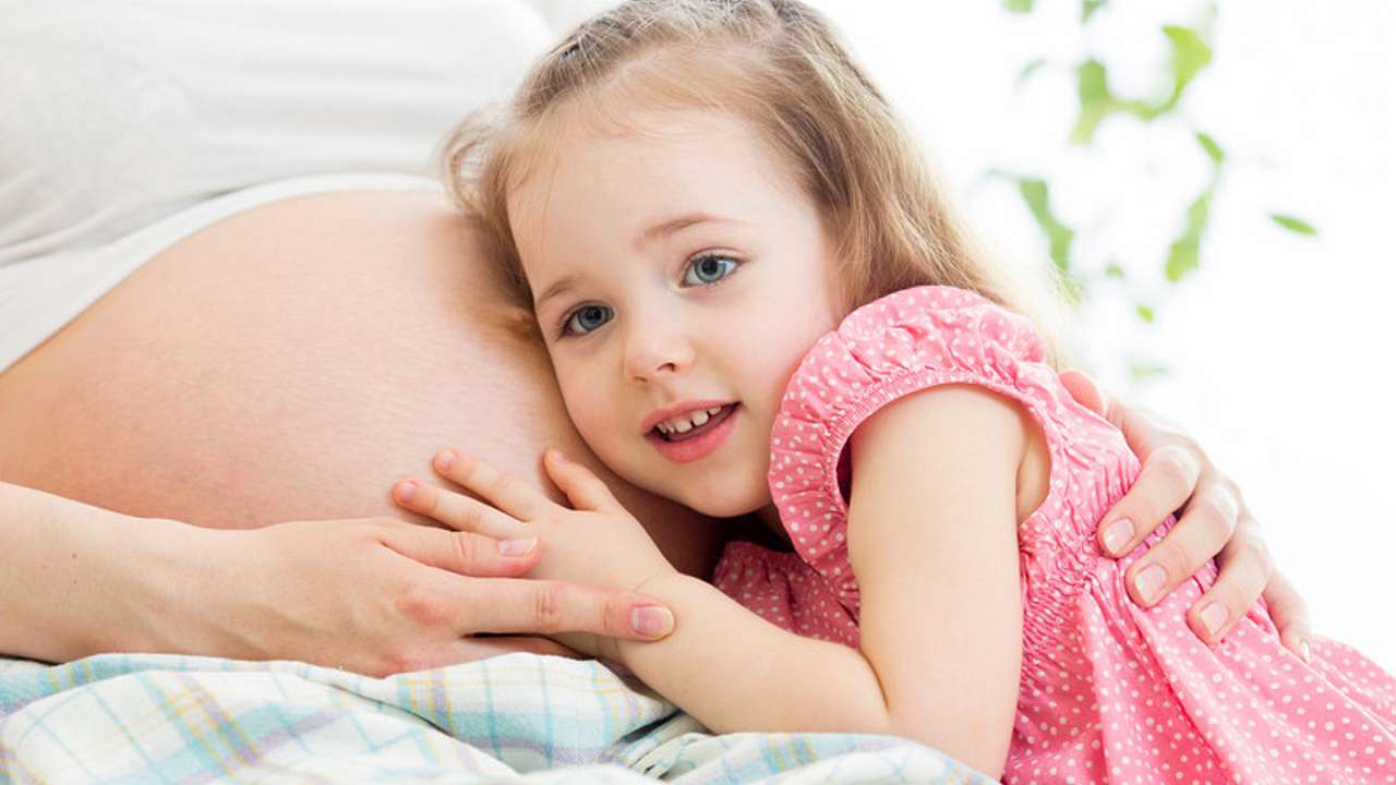 Der aus scheide baby geburt Muttermund hängt