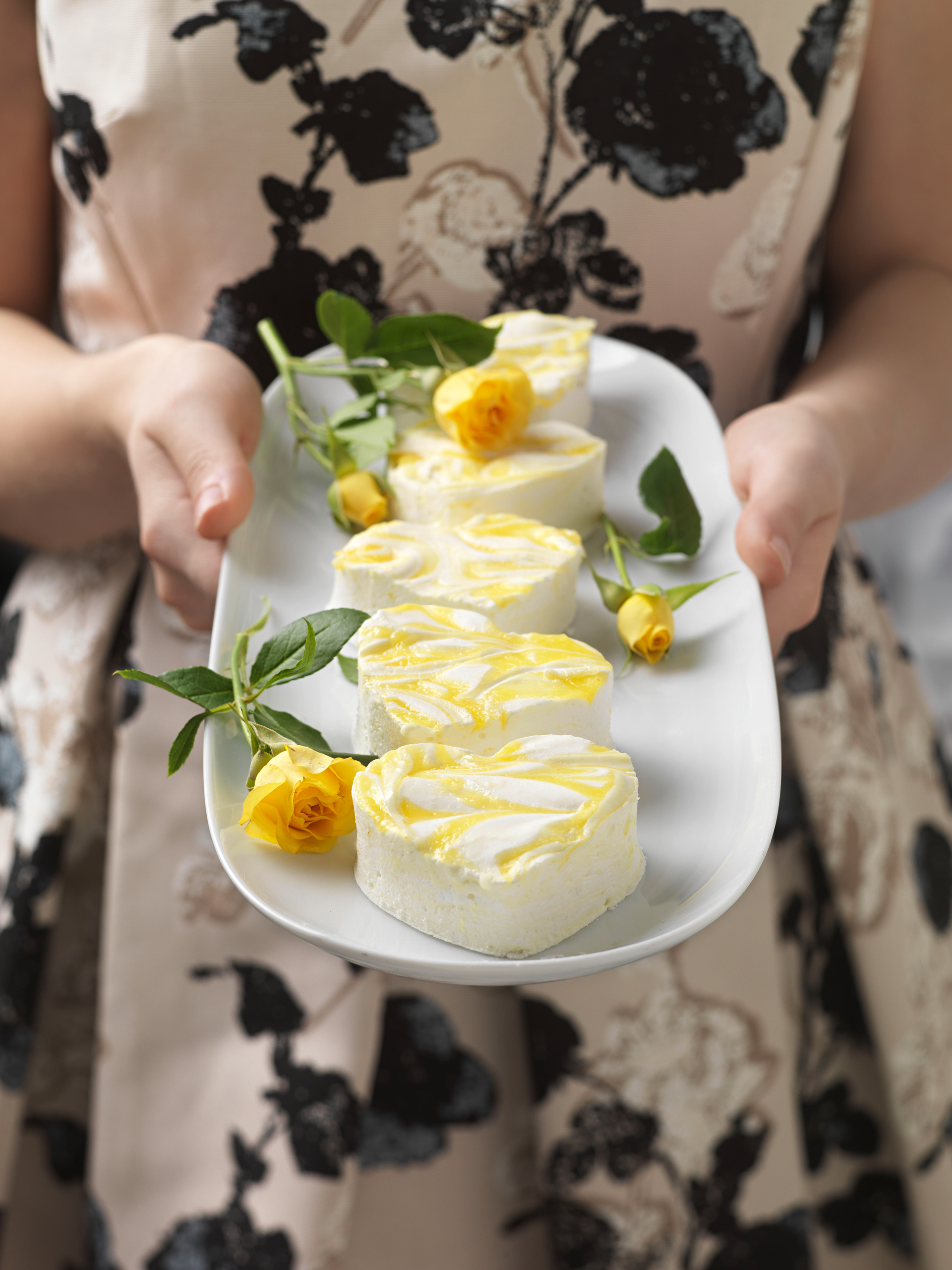 Marshmallows in Herzform mit Lemon-Curd-Marmorierung