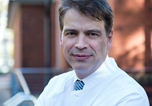Dr. med. Sven Schröder - TCM-Arzt und Facharzt für Neurologie