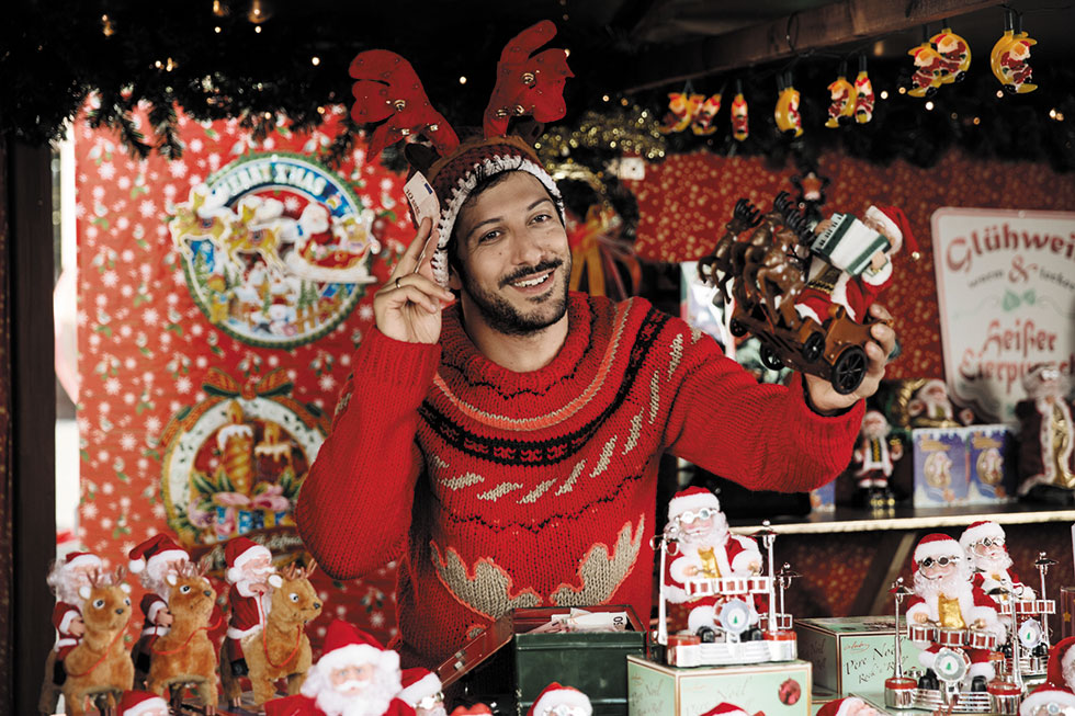 Fahri Yardim im Weihnachtsoutfit