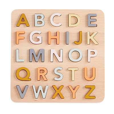 Puzzle aus Holzbuchstaben